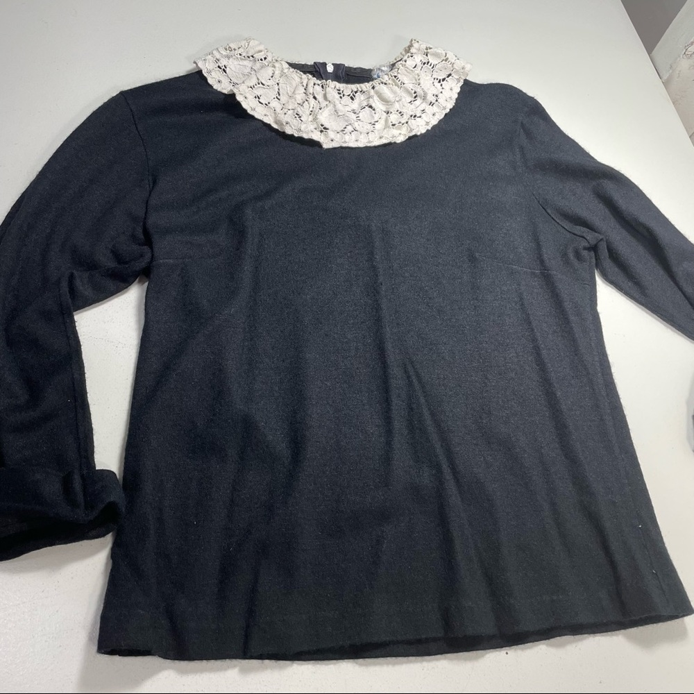 Black Vintage Sweater with White Lace Collar Medium